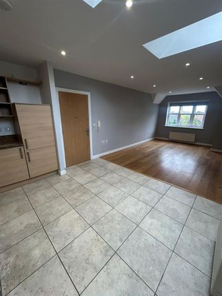 Apartment 15, 15, Harboro Road, Sale photo 4