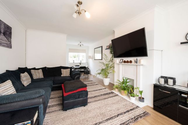 87, Braycourt Avenue, WALTON-ON-THAMES photo 4