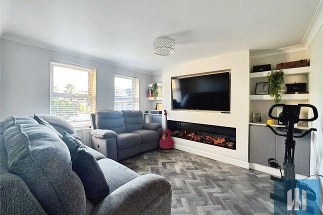 6, The Muirlands, Huddersfield photo 2