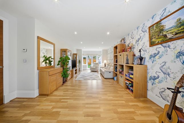 4a, Lancaster Close, Bromley photo 3