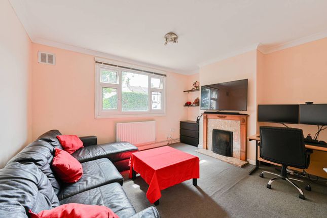 2-bed maisonette on Liberty Avenue, Colliers Wood, £425,000