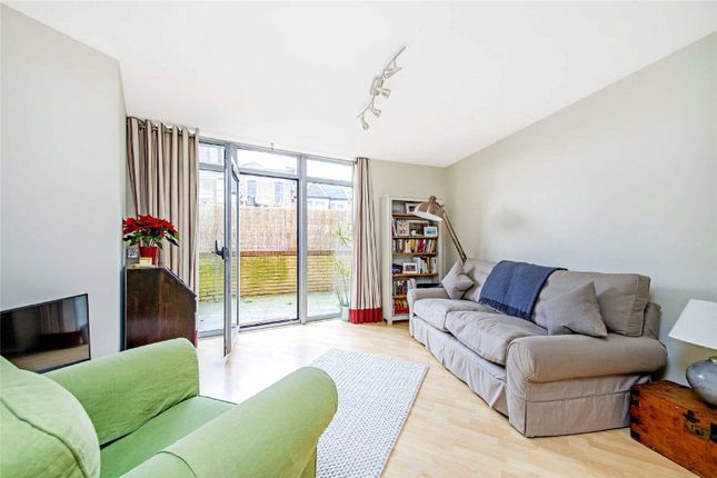 Thumbnail Flat for sale in Townmead Road, Fulham