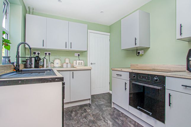 3, Milner Road, Wellingborough photo 3