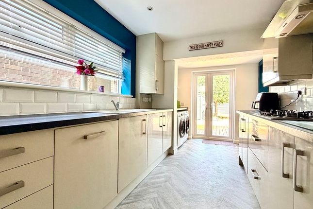 6, Millfield, Chard photo 4