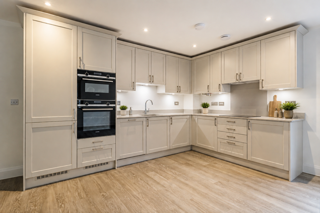 Plot 7, 157, Flat 7, Shalford Lodge, Kingston Hill, Kingston Upon Thames photo 3