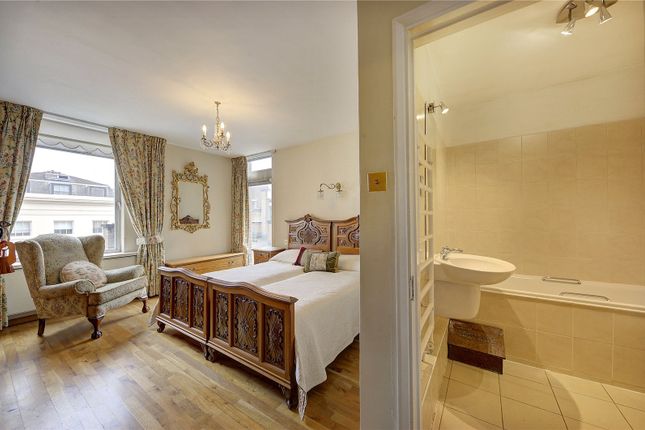 Flat for sale in Park Road, London