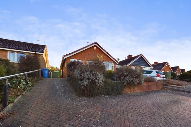 2-bed house on 76, Birchover Way, Derby, £975/mo
