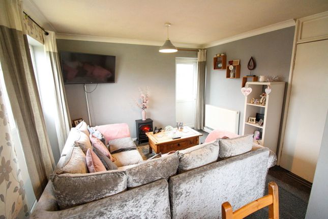 40, Hindon Walk, Scunthorpe photo 2