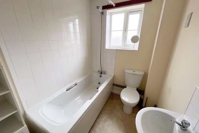 Flat 3, Chesterfield photo 5