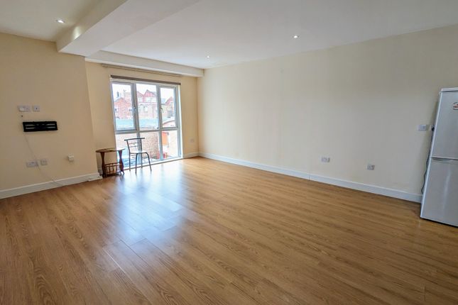 Flat to rent in St Andrews Street, Kettering