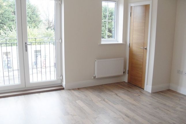 4 Joshua House, Annett Close, Upper Halliford photo 3