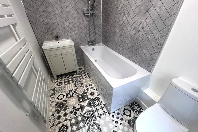 86 Milehouse Lane, Newcastle photo 3