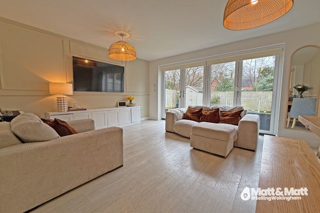 21, Morris Close, Wokingham photo 3