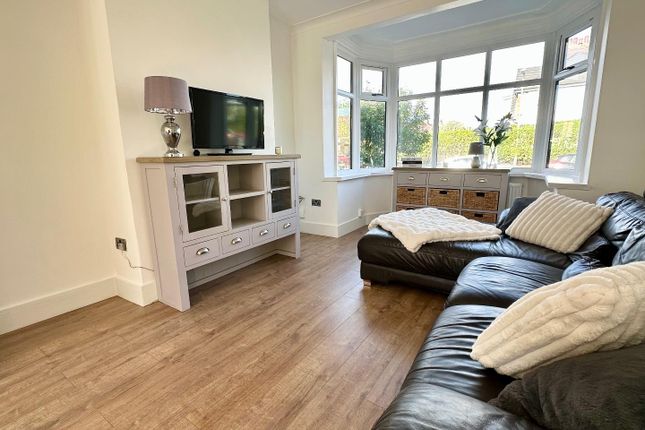 1, Waverley Avenue, Blackpool photo 2