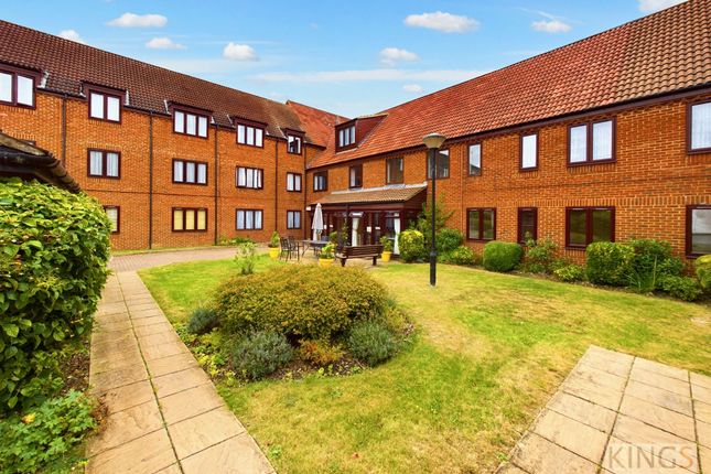 Thumbnail Flat for sale in Ashley Court, Hatfield