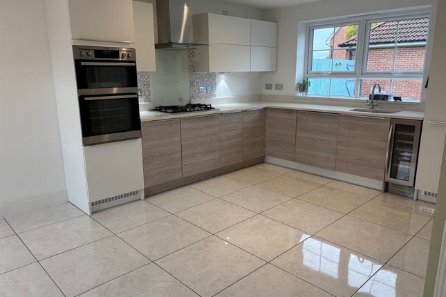 24, Heathside, YORK photo 4