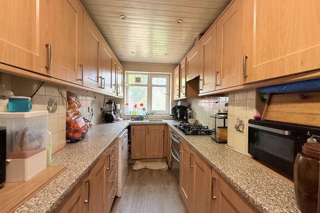 40, Rose Hill Road, Ashton-Under-Lyne photo 4