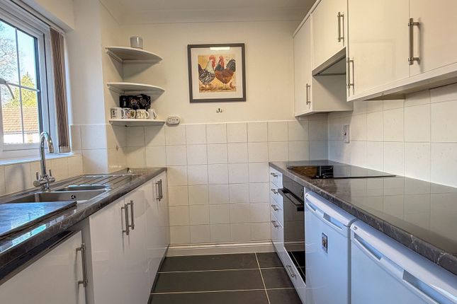 26, Two Rivers Way, Newbury photo 2