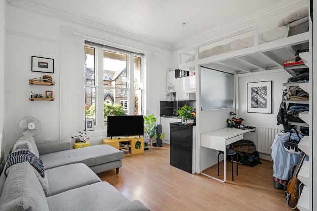 Flat 1, 30, Mount Ephraim Road, London photo 3