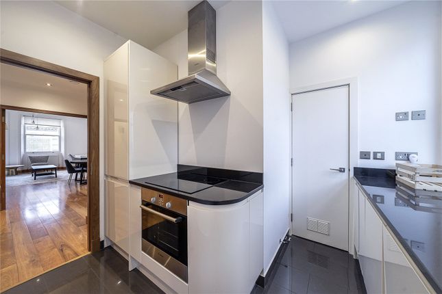 Flat 9, Fordham Court, De Vere Gardens, London photo 4