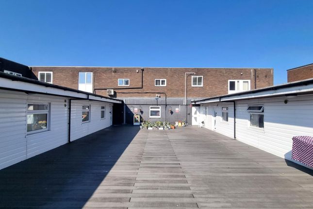 Flat 3b, Gold Court, King Harry Street, Hemel Hempstead photo 2