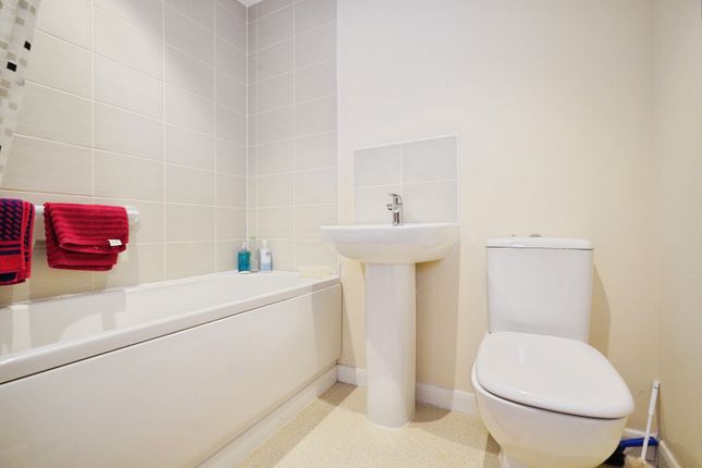 26, Flora Grove, Leicestershire photo 4