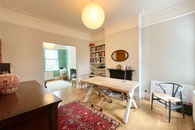 23 Berkeley Street, Stone photo 3