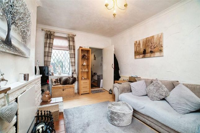 199, Sutton-in-Ashfield photo 3