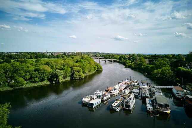 1-bed other on Eendracht II, Thistleworth Marine, Isleworth, £395,000