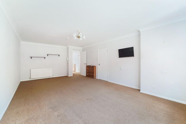 41 Heathside Court, Tadworth Street, Tadworth photo 4