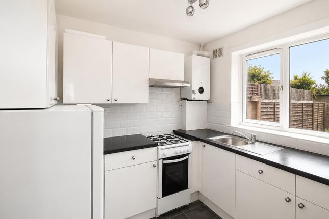 140, Titchfield Road, Carshalton photo 4