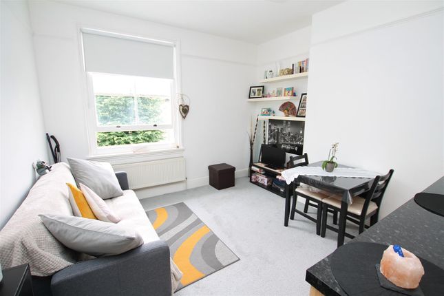 Thumbnail Flat to rent in Tisbury Road, Hove