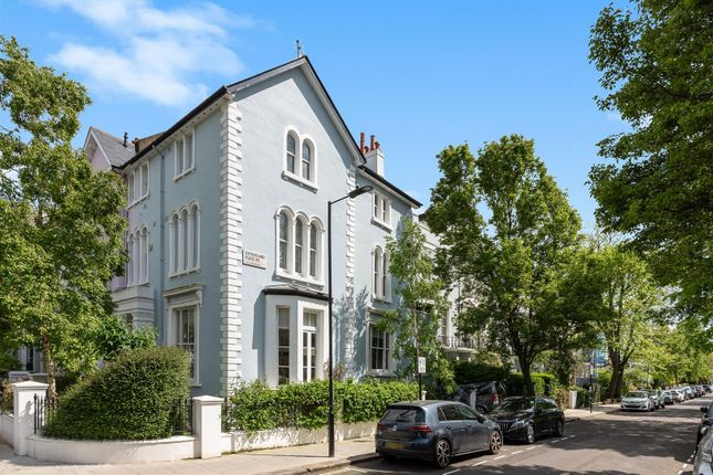 End terrace house for sale in Talbot Road, London