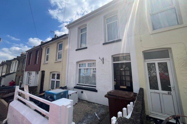 Thumbnail Property to rent in Gordon Road, Chatham