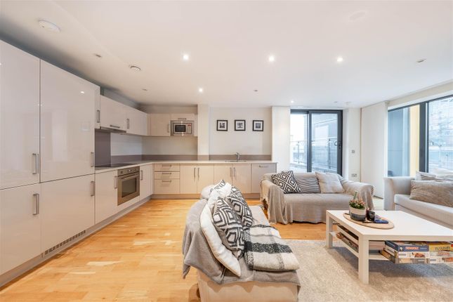 Thumbnail Flat for sale in Maltby Street, London
