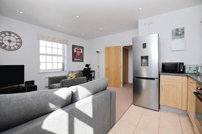 6 Portchester House, Knowle Avenue, Fareham photo 3