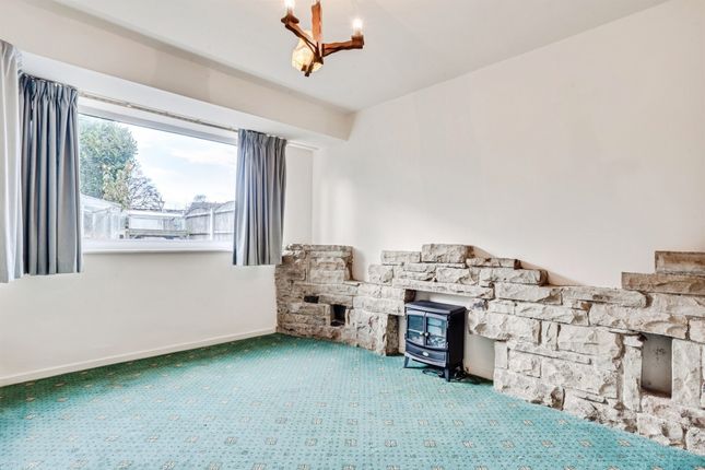 11, Greatfield Drive, Ossett photo 4