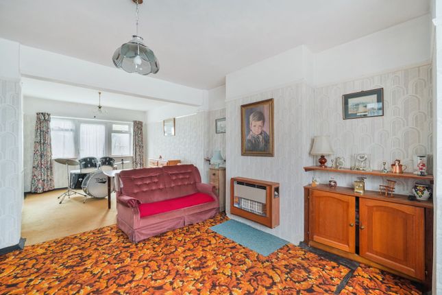 40 Cunliffe Road, Epsom photo 2