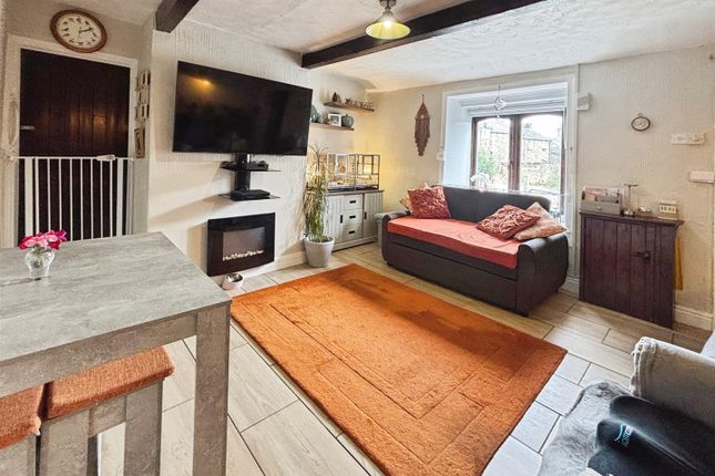 5, Beck Hill, Bradford photo 3