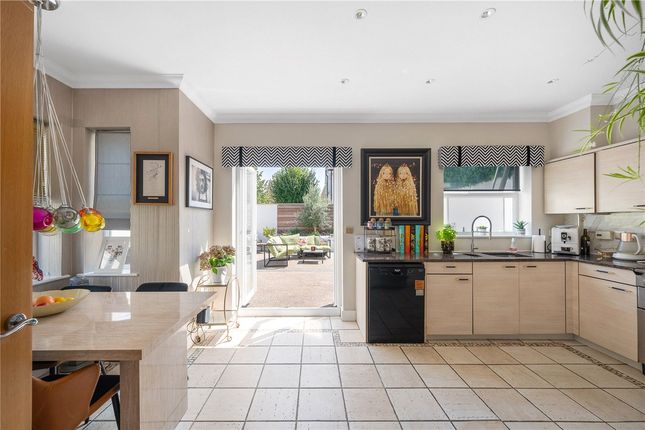 2, Rawlings Close, Beckenham photo 4