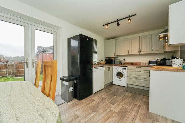 1, Cooke Way, Gloucestershire photo 3