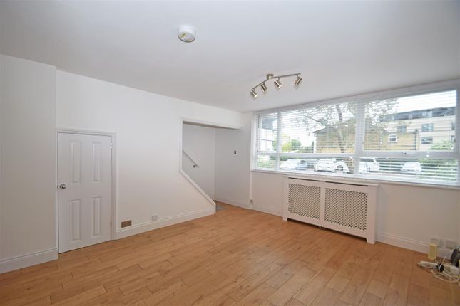 Thumbnail Flat to rent in Longs Court, Crown Terrace, Richmond