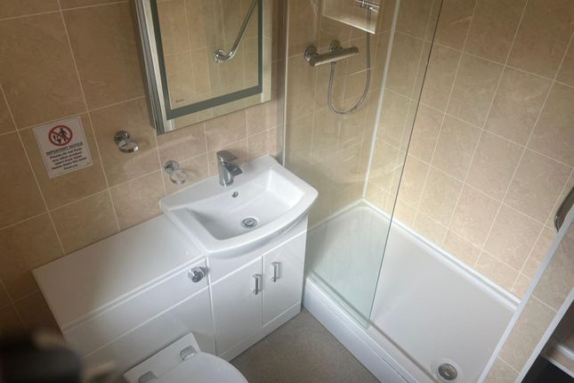 Room 12, Mansfield photo 2