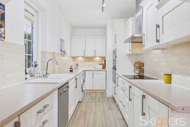 Flat 2, 11 Godwyn Road, Folkestone photo 4