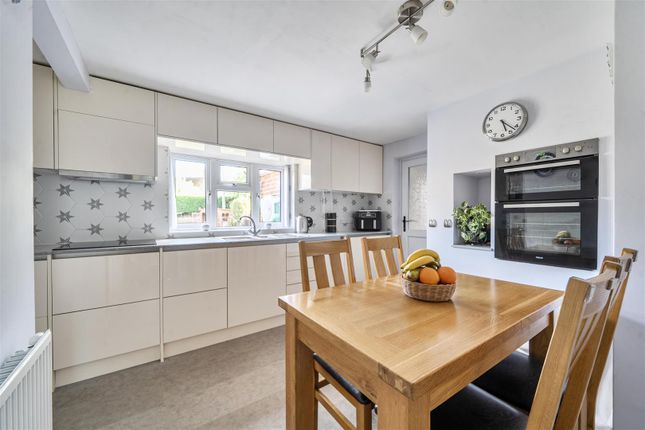 45, Ashgrove Gardens, Aylesbury photo 4