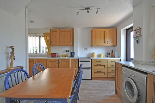 242, Hendre Farm Drive, Newport photo 4