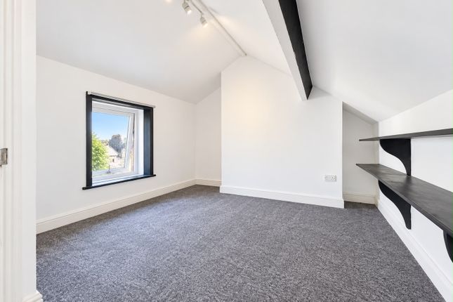 84, Bradford photo 3