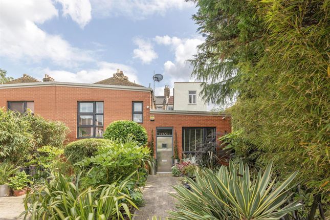 2-bed house on House J, Redwing Mews, Vaughan Road, London, £675,000