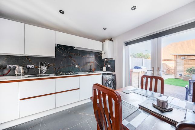 4, Pullman Close, Worcestershire, DY13 8AF photo 4