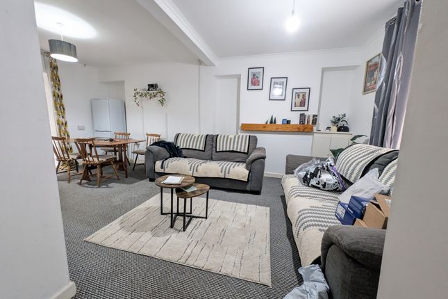 20 Glanlay Street, Mountain Ash photo 5